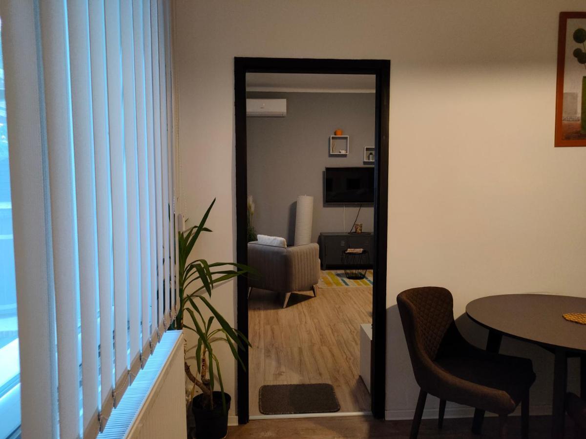 VárpalotaPe-Ki Apartman Petfurdoアパートメント エクステリア 写真